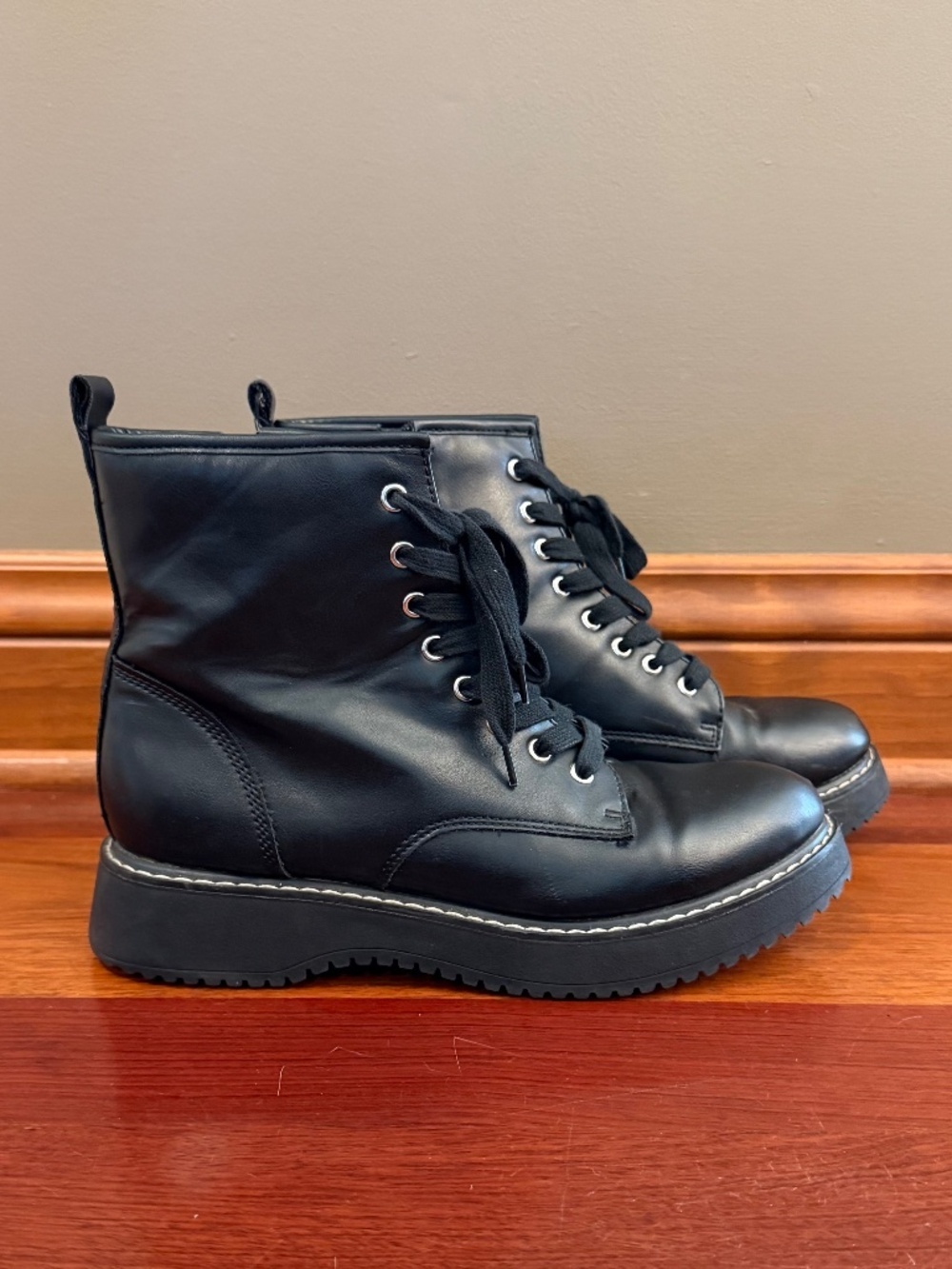 Madden Girl Kurrt Black Combat Boots Women's Lace Up Punk Goth School, Size 8.5